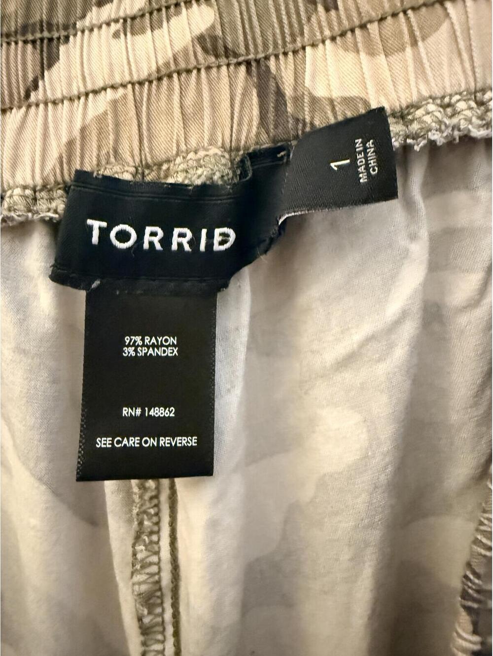 Torrid Camo Cargo Jogger Pants Soft Lightweight Rayon Blend Stretch Waist - Picture 3 of 4